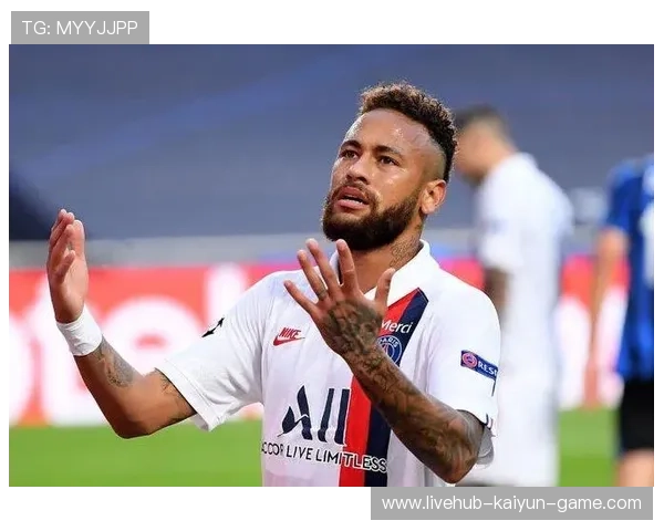 内马尔凌空接力传球形成绝佳机会，尽显足球王者风采